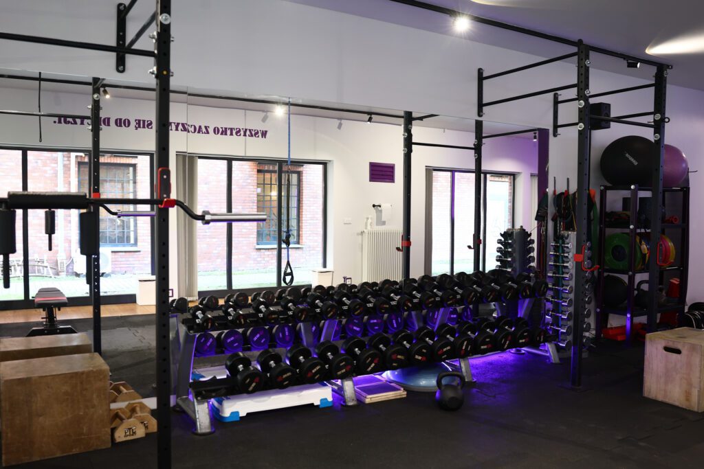 Ciężary w studio treningów personalnych